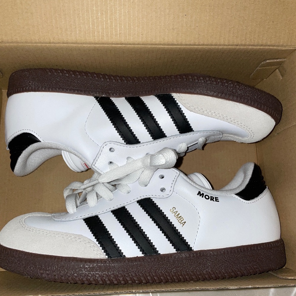 COPY - COPY - Adidas Samba Classic J